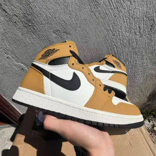 Air Jordan 1 टैन, सफेद और काले बास्केटबॉल जूते