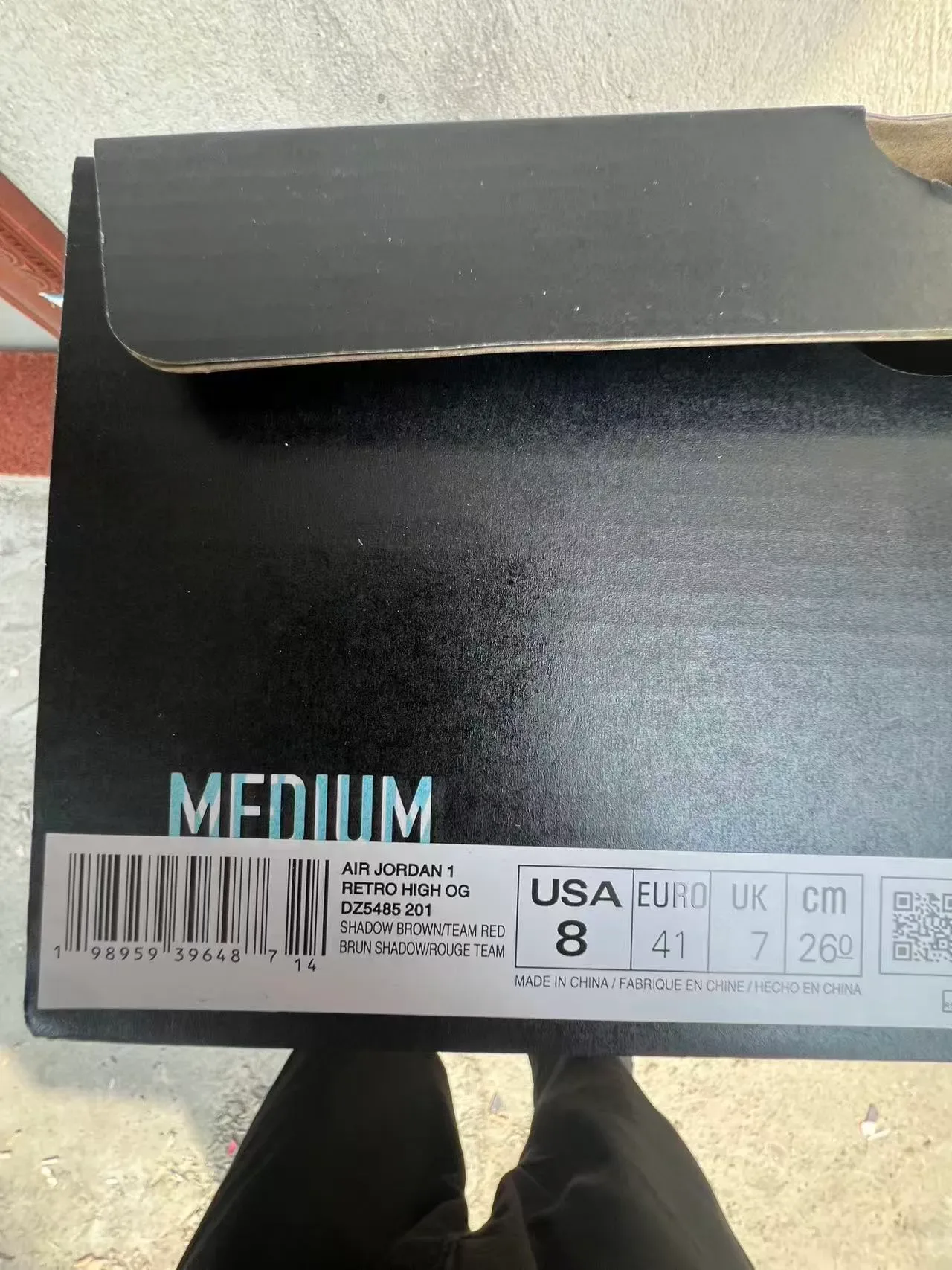 Air Jordan 1 أحذية كرة السلة عالية بلون أبيض وبني من السويد والجلد بانيلات 11