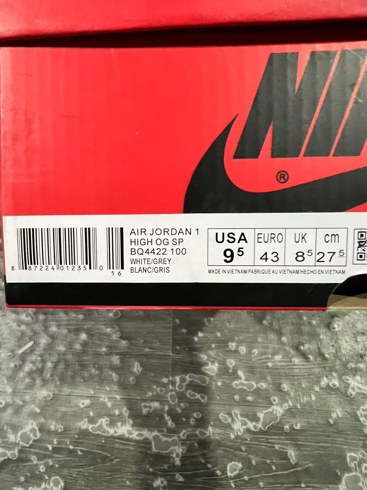 حذاء كرة السلة Air Jordan 1 أبيض رمادي فاتح 10