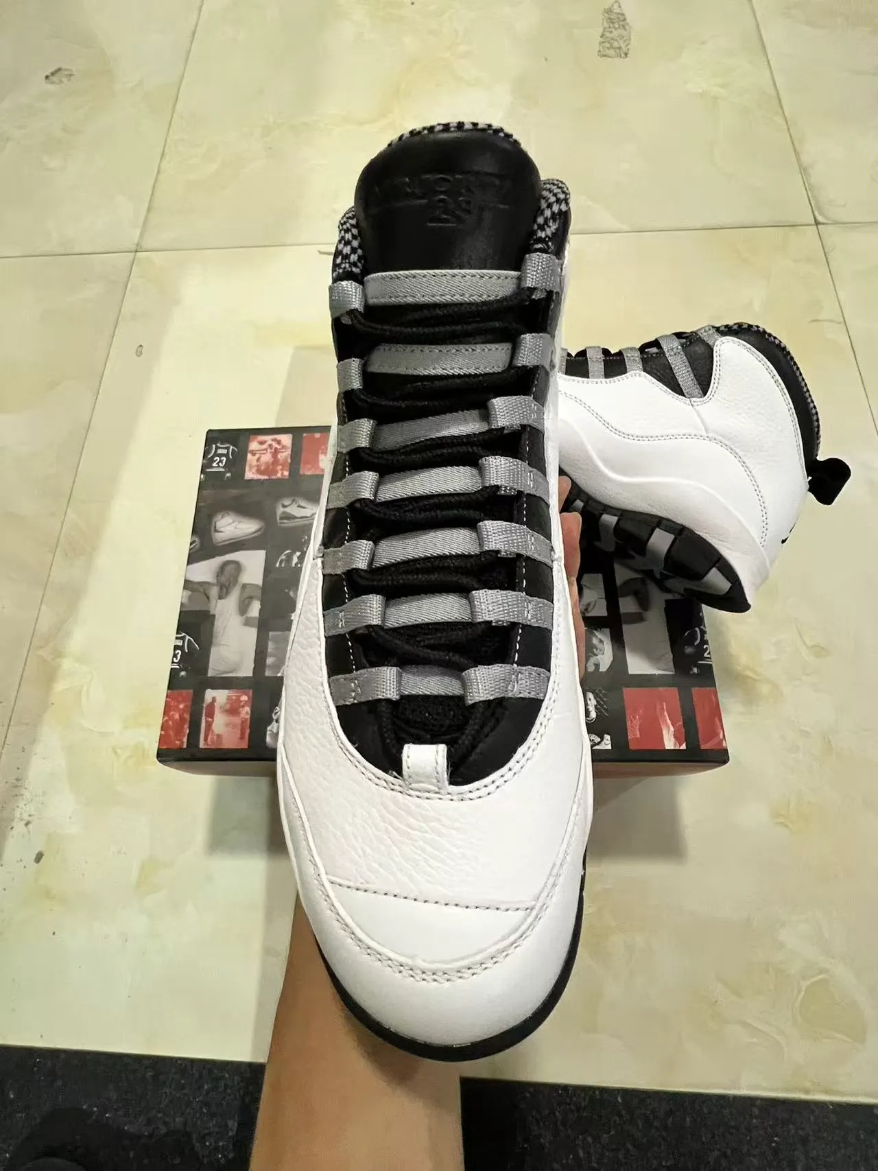 Chaussures de basketball Air Jordan 10 blanc noir gris 3