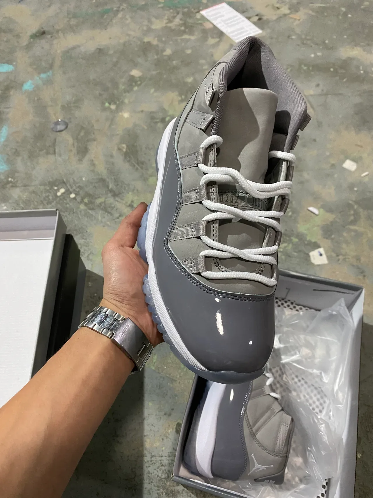 Air Jordan 11 Tênis de Basquete Preto e Branco de Couro Patentado 9