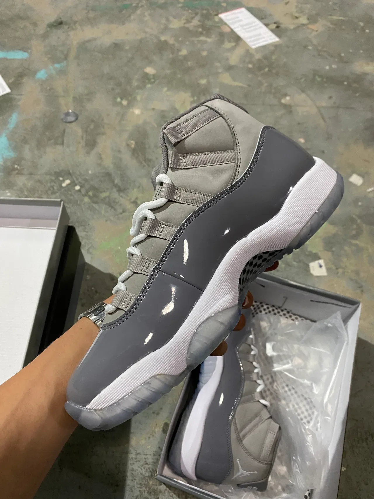 Air Jordan 11 Tênis de Basquete Preto e Branco de Couro Patentado 11