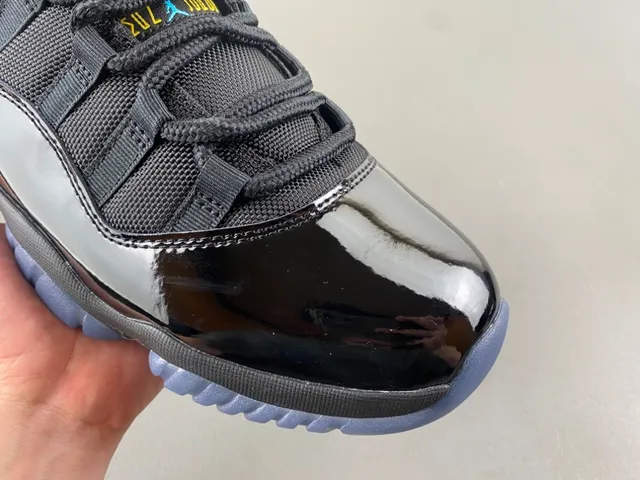 Air Jordan 11 কালো পেটেন্ট লেদার বাস্কেটবল জুতা 2