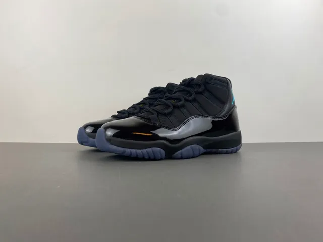 Air Jordan 11 কালো পেটেন্ট লেদার বাস্কেটবল জুতা 11