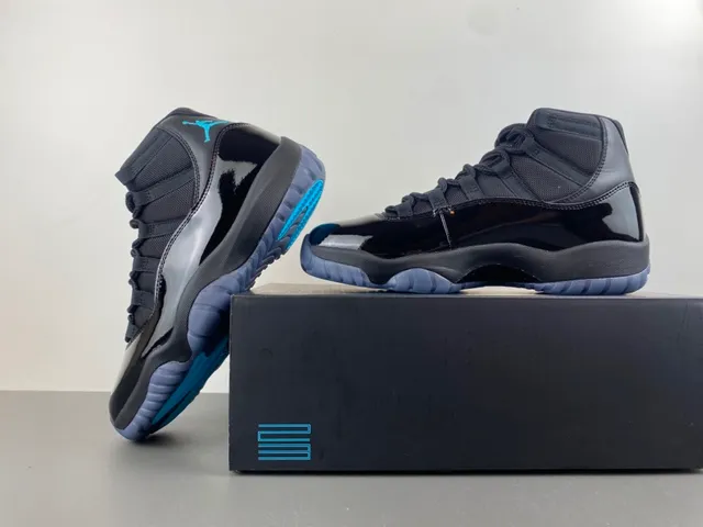 Air Jordan 11 কালো পেটেন্ট লেদার বাস্কেটবল জুতা 15