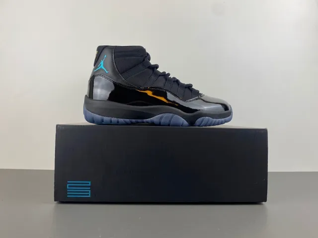 Air Jordan 11 কালো পেটেন্ট লেদার বাস্কেটবল জুতা 16