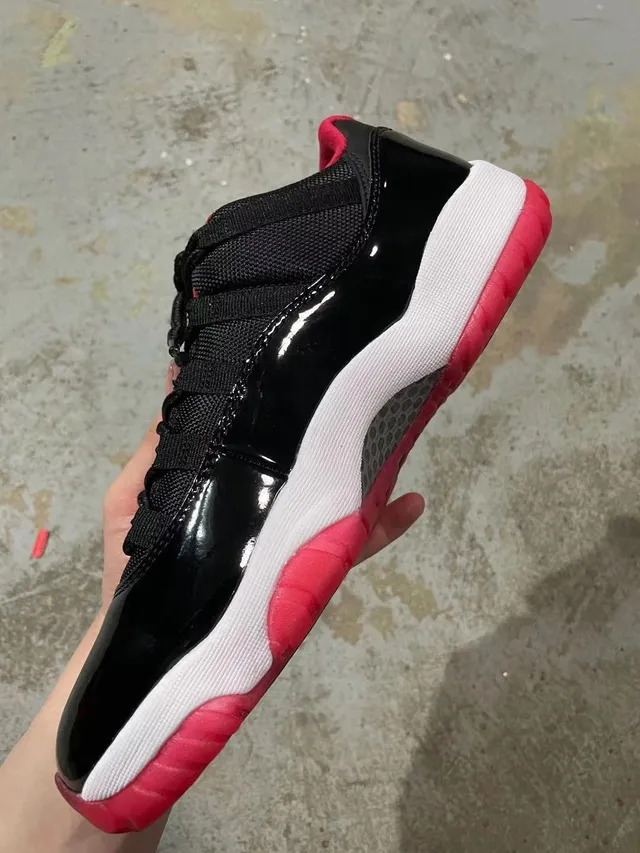 Air Jordan 11 أحذية كرة السلة جلد لامع أسود وردي 3