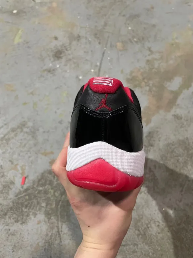 Air Jordan 11 أحذية كرة السلة جلد لامع أسود وردي 5