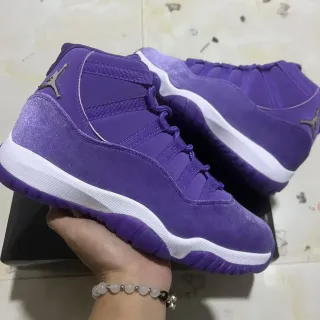 Air Jordan 11 紫色麂皮高帮篮球鞋