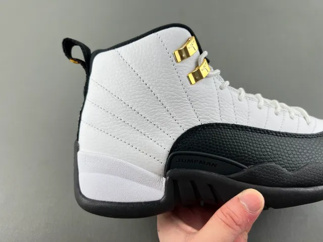 Air Jordan 12 Blanc Noir Or Chaussures de Basketball 3