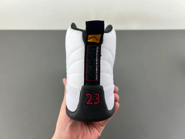 Air Jordan 12 Blanc Noir Or Chaussures de Basketball 4