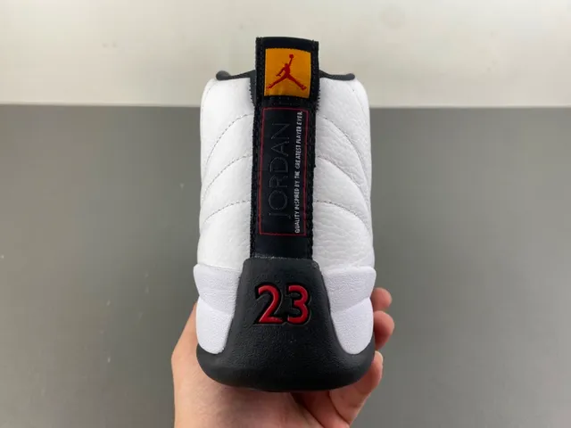 Air Jordan 12 blanco negro dorado Lace Lock zapatos de baloncesto 4