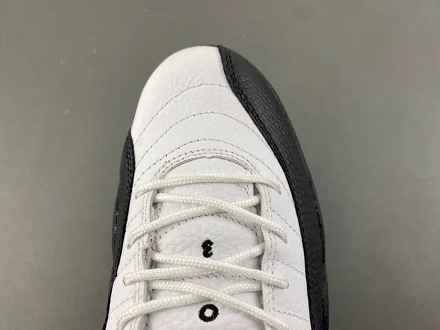 Air Jordan 12 blanco negro dorado Lace Lock zapatos de baloncesto 5