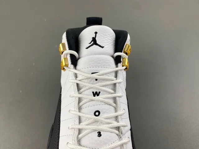 Air Jordan 12 blanco negro dorado Lace Lock zapatos de baloncesto 6