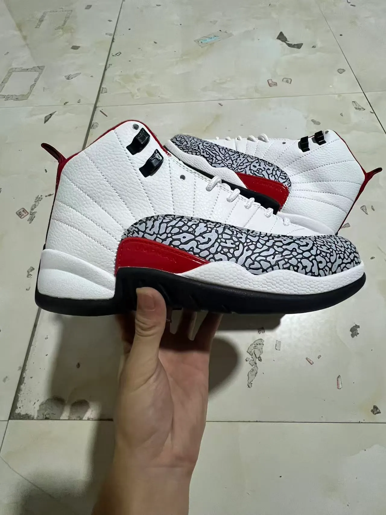 Air Jordan 12 सफ़ेद लाल एलीफेंट प्रिंट बास्केटबॉल जूते 7