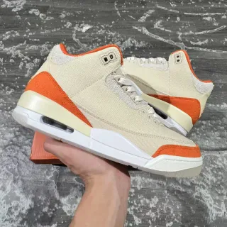 Tênis de basquete Air Jordan 3 bege e laranja