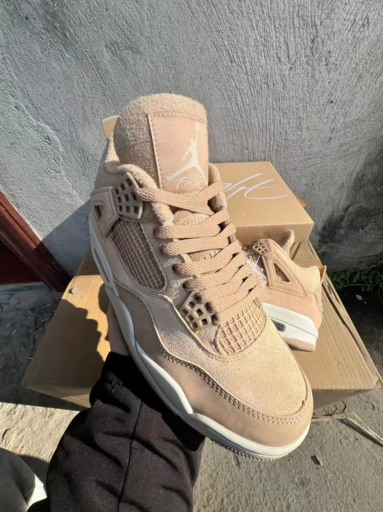 Air Jordan 4 Beige Suede chaussures de basketball 2