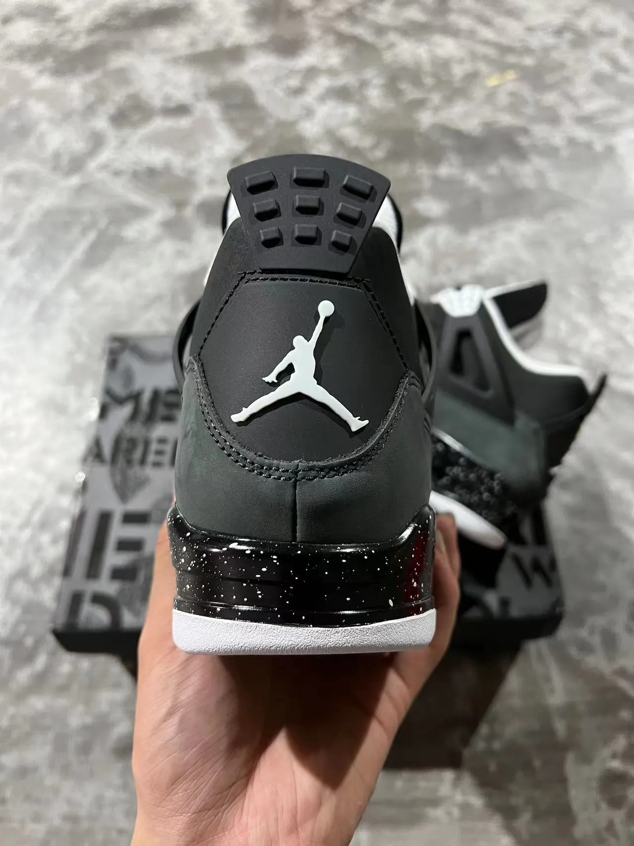 Tênis de basquete Air Jordan 4 preto e cinza salpicado 8