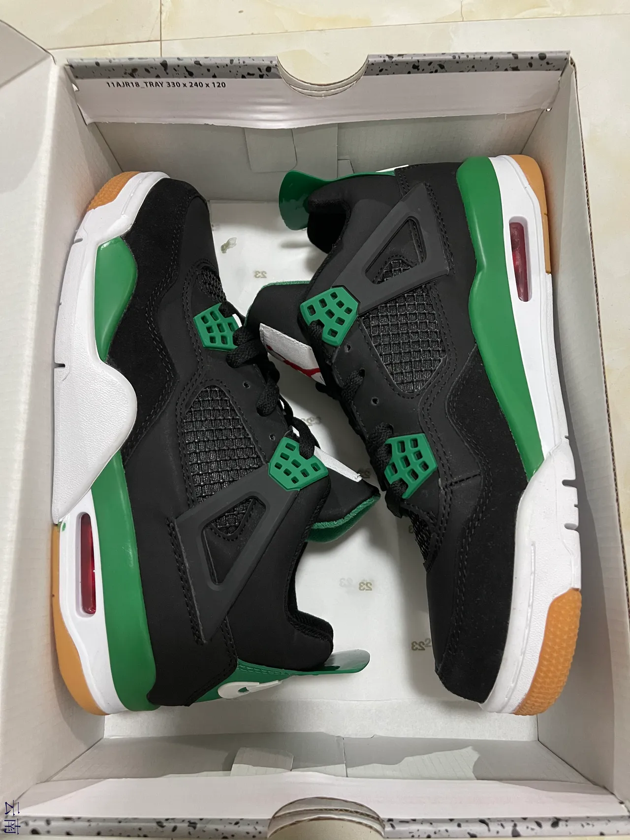 Tênis de basquete Air Jordan 4 preto e verde 7