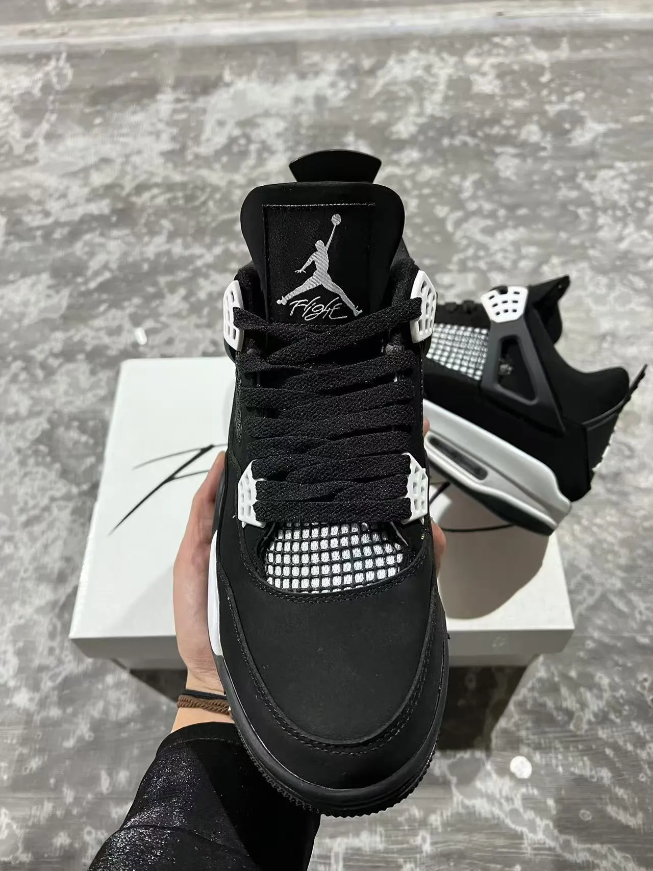 Air Jordan 4 Black White 篮球鞋 3