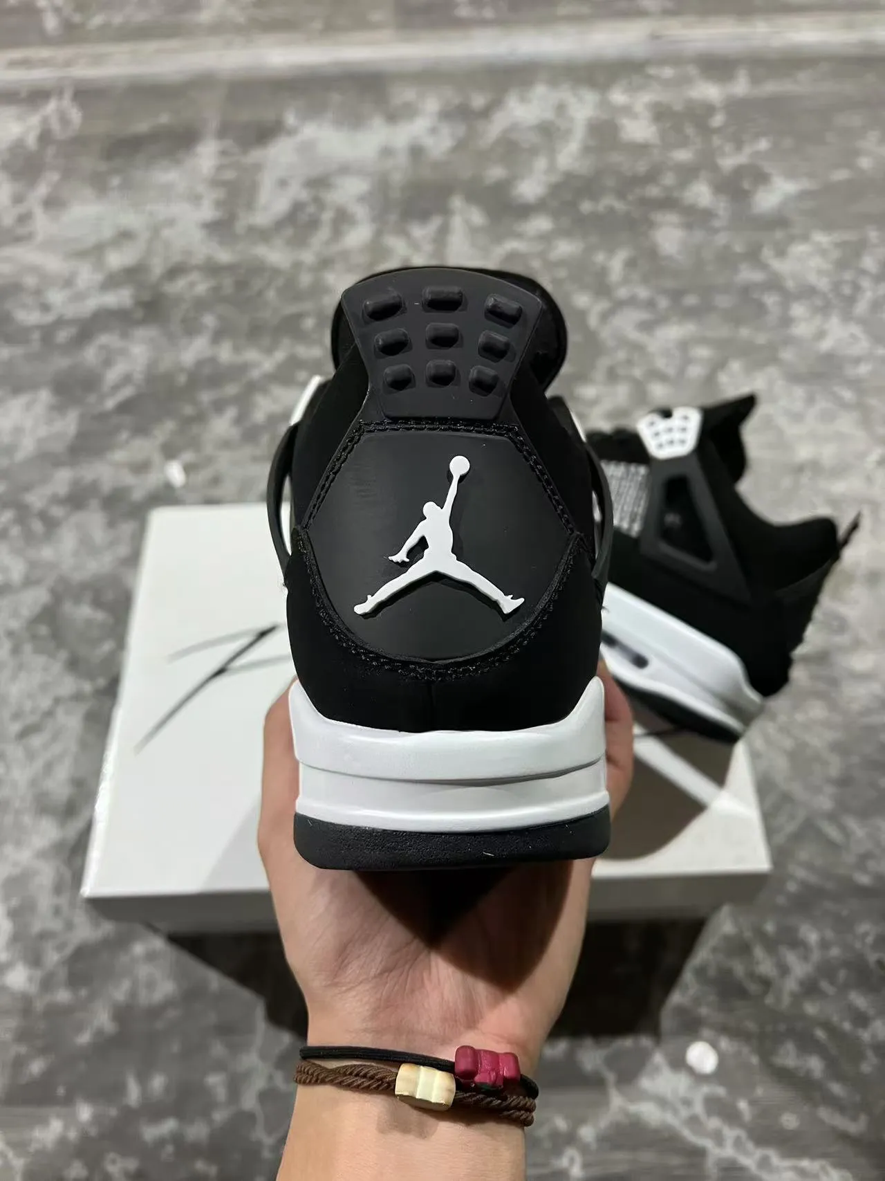 Air Jordan 4 Black White 篮球鞋 9