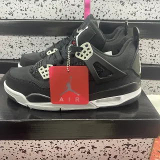 Air Jordan 4 Tênis de Basquete Preto Branco Prata