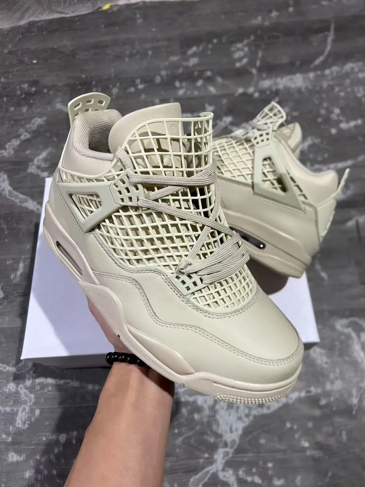 Air Jordan 4 मोनोक्रोमैटिक ऑफ-व्हाइट बास्केटबॉल जूते 2