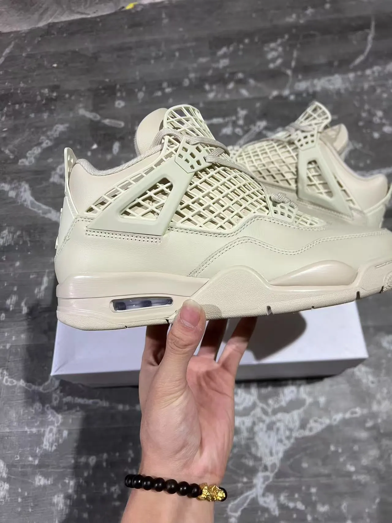 Air Jordan 4 मोनोक्रोमैटिक ऑफ-व्हाइट बास्केटबॉल जूते 7