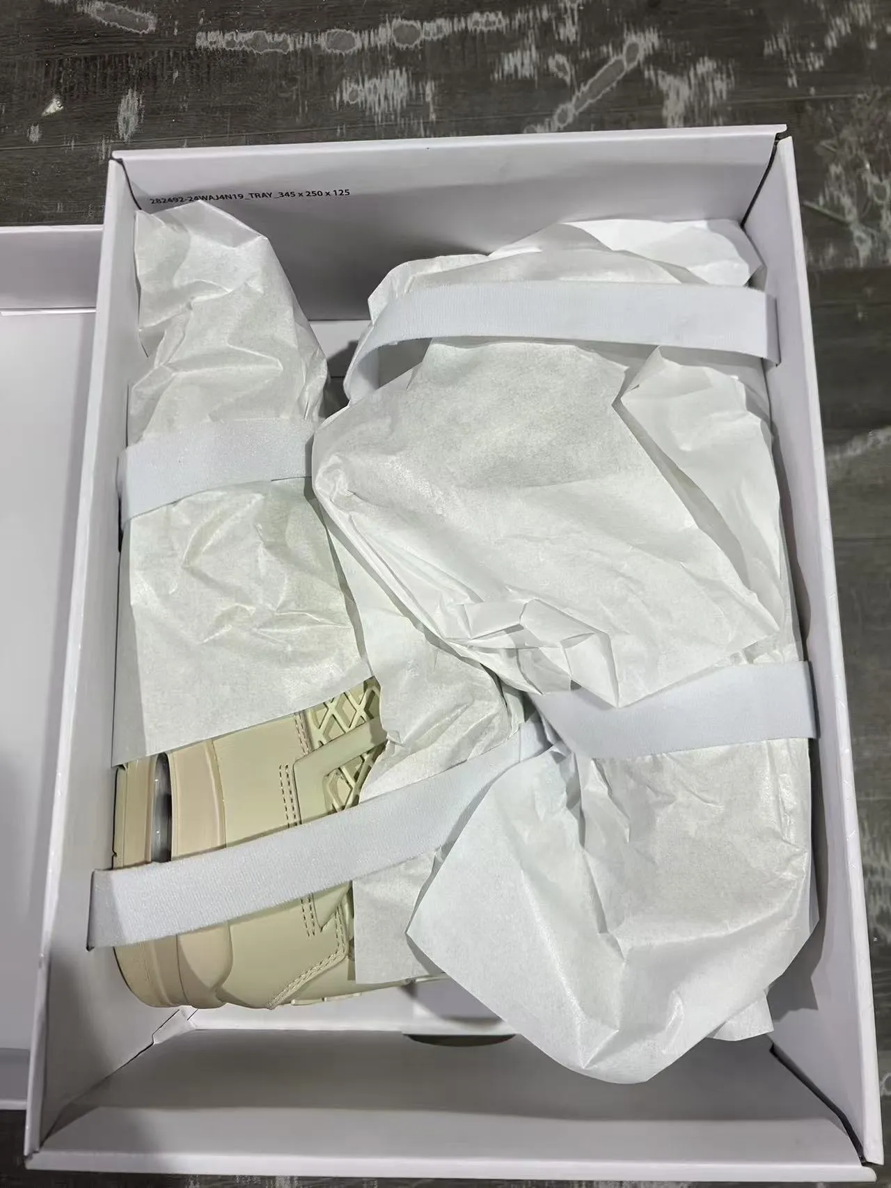 Air Jordan 4 मोनोक्रोमैटिक ऑफ-व्हाइट बास्केटबॉल जूते 10