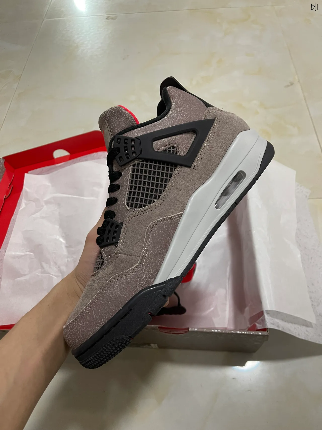 Tênis de basquete Air Jordan 4 taupe e preto 7