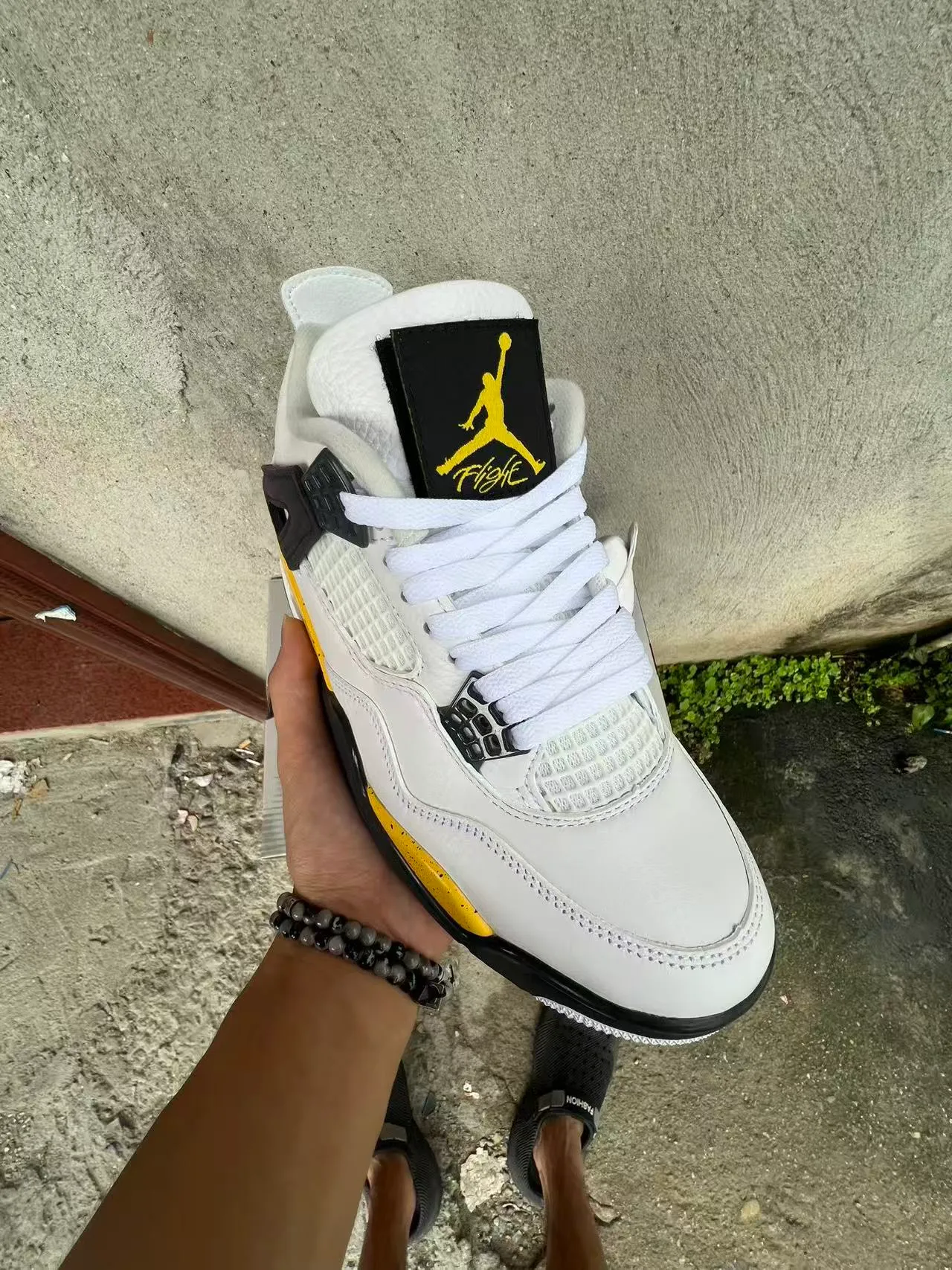 Air Jordan 4 zapatillas de baloncesto blanco negro amarillo moteado 2