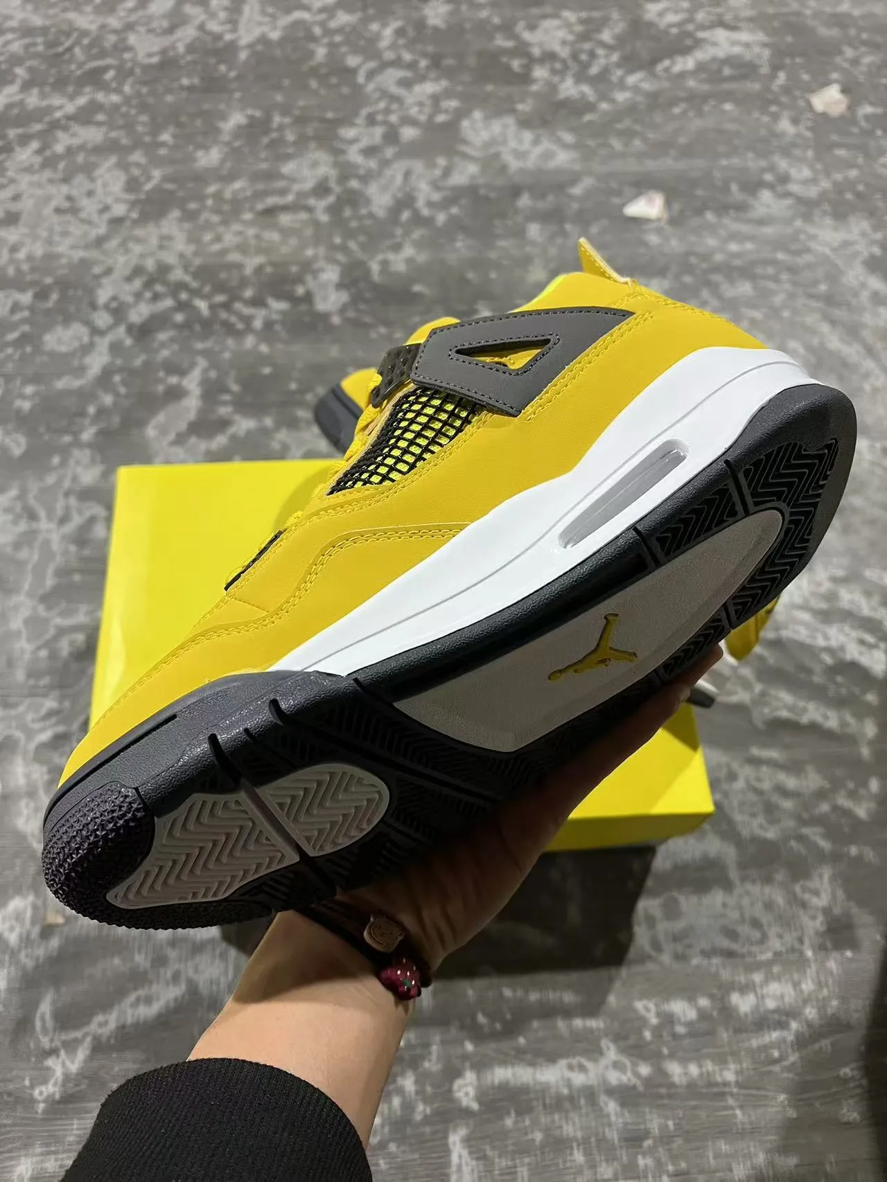 Chaussures de basketball Air Jordan 4 jaune noir blanc 6