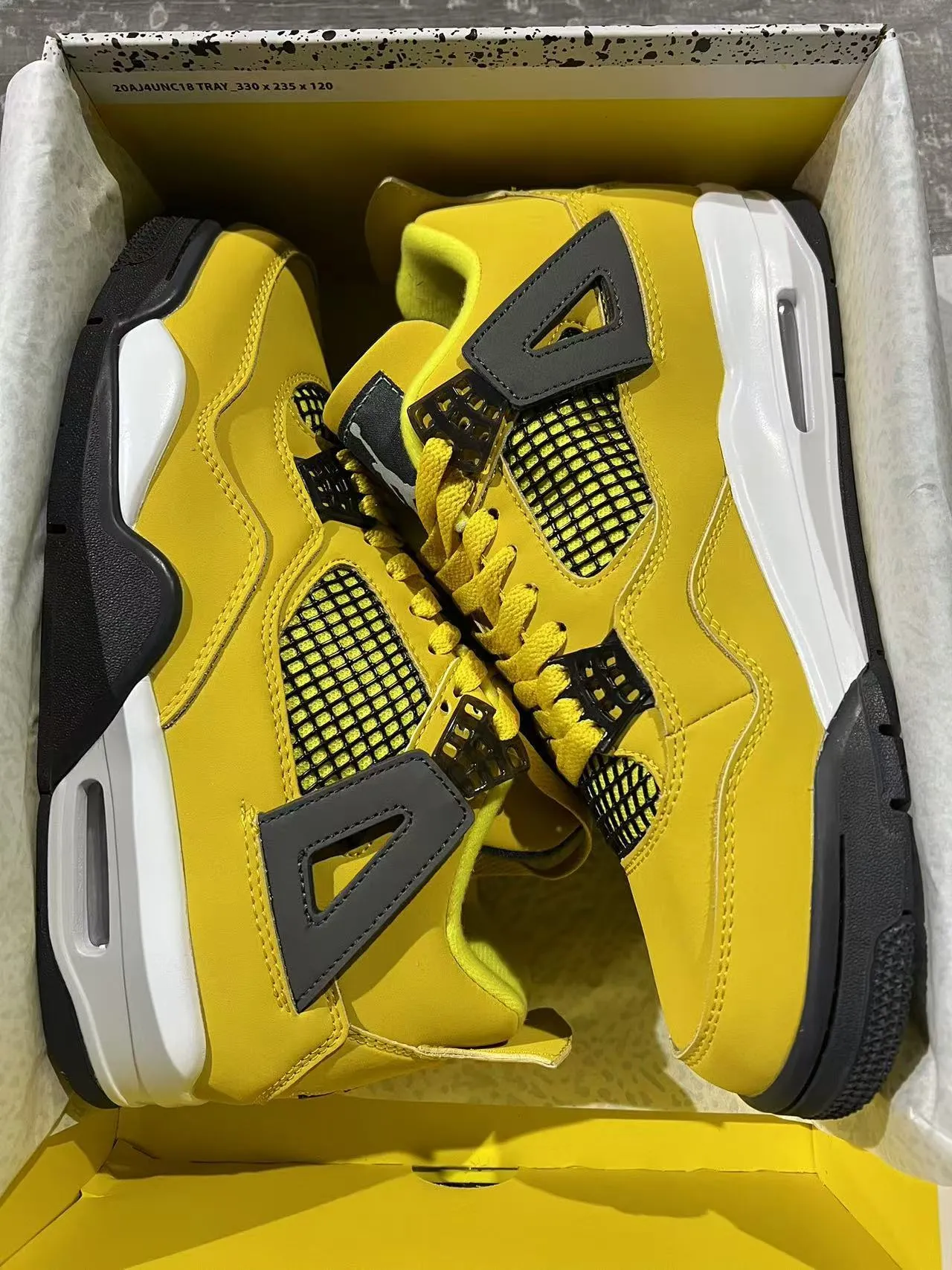 Chaussures de basketball Air Jordan 4 jaune noir blanc 8