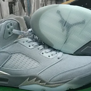 Air Jordan 5 लाइट ग्रे साबर मेटैलिक सिल्वर बास्केटबॉल जूते