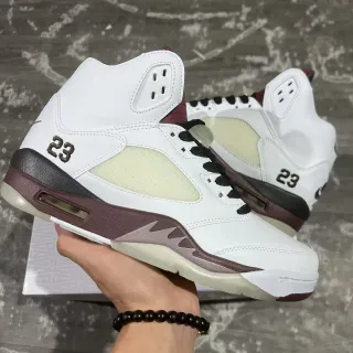 Air Jordan 5 सफेद बरगंडी काले बास्केटबॉल जूते