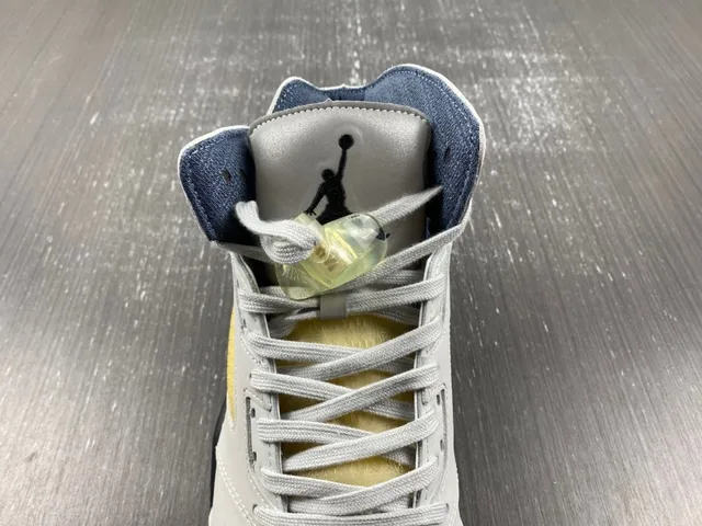 Air Jordan 5 أبيض أزرق بحري أصفر حذاء كرة السلة 5