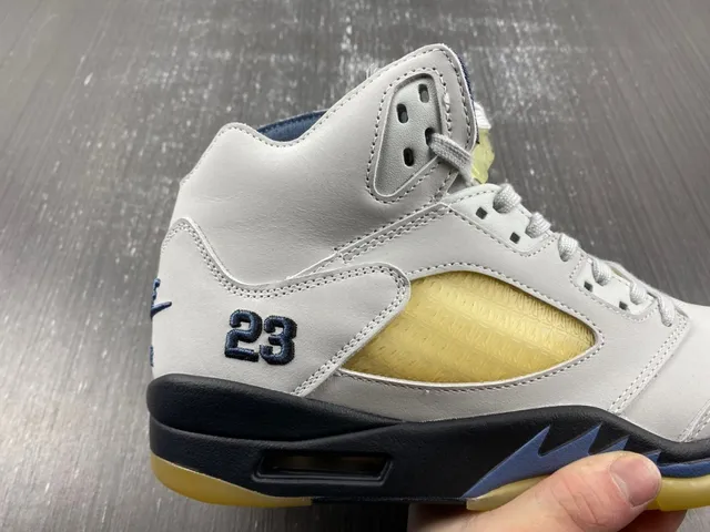 Air Jordan 5 أبيض أزرق بحري أصفر حذاء كرة السلة 9