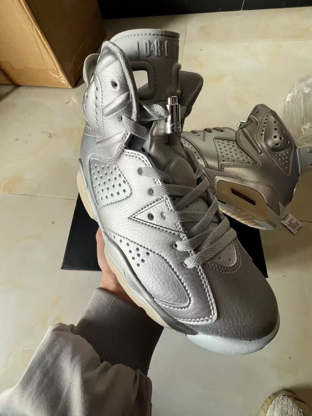 Air Jordan 6 मेटैलिक सिल्वर हाई-टॉप बास्केटबॉल जूते 2