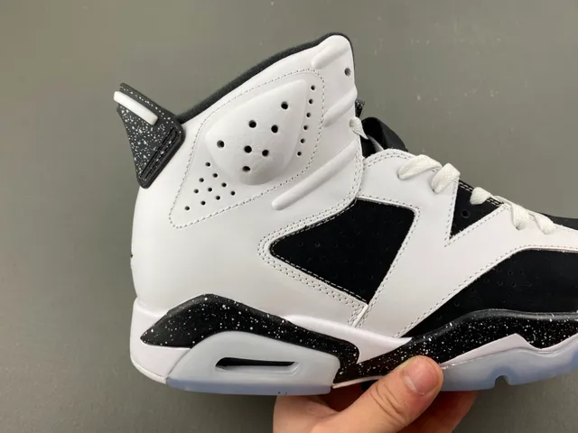 Air Jordan 6 Tênis de Basquete Branco Preto Com Manchas 3