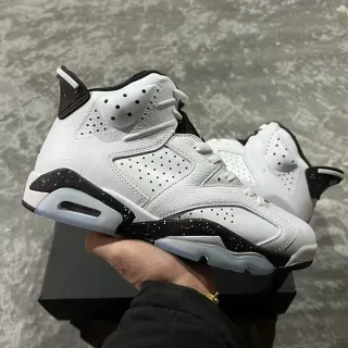 Air Jordan 6 Branco e Preto Speckled Midsole Tênis de Basquete