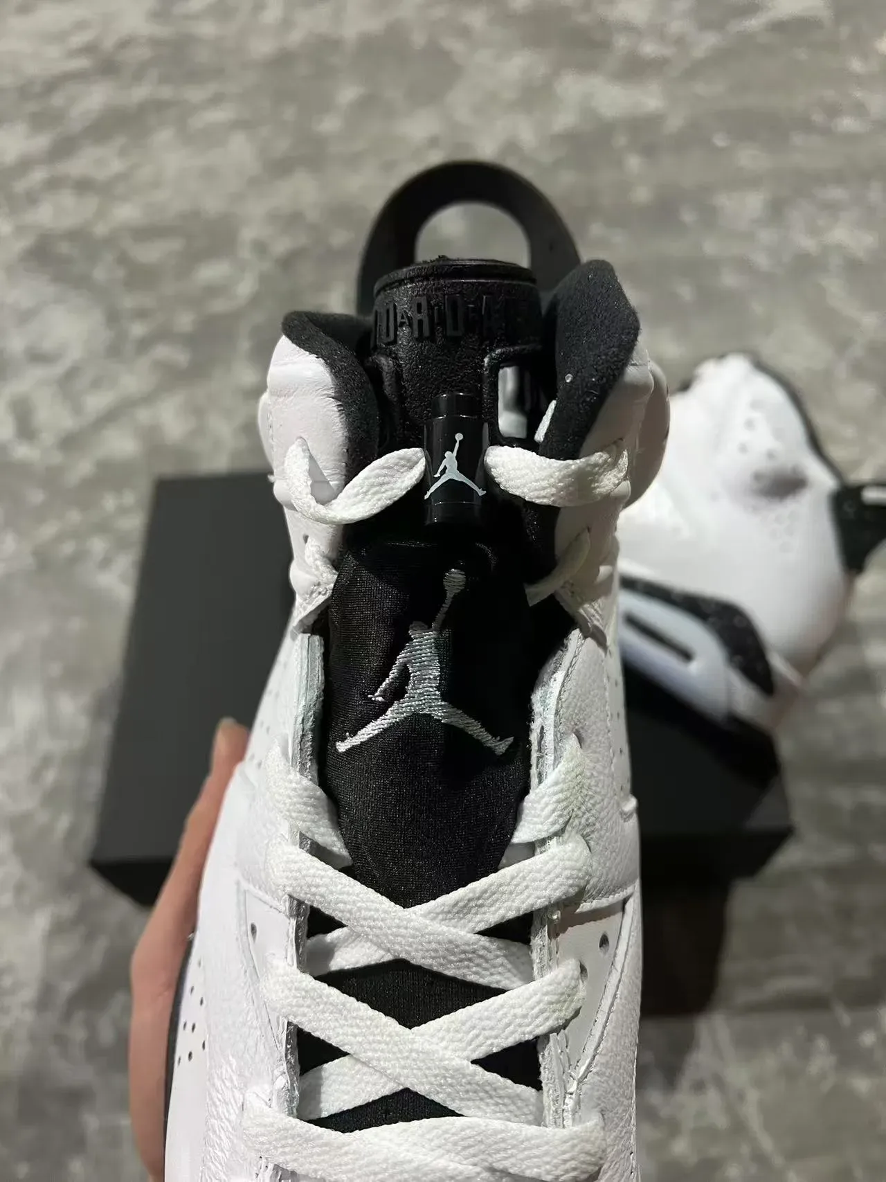 Air Jordan 6 Branco e Preto Speckled Midsole Tênis de Basquete 4