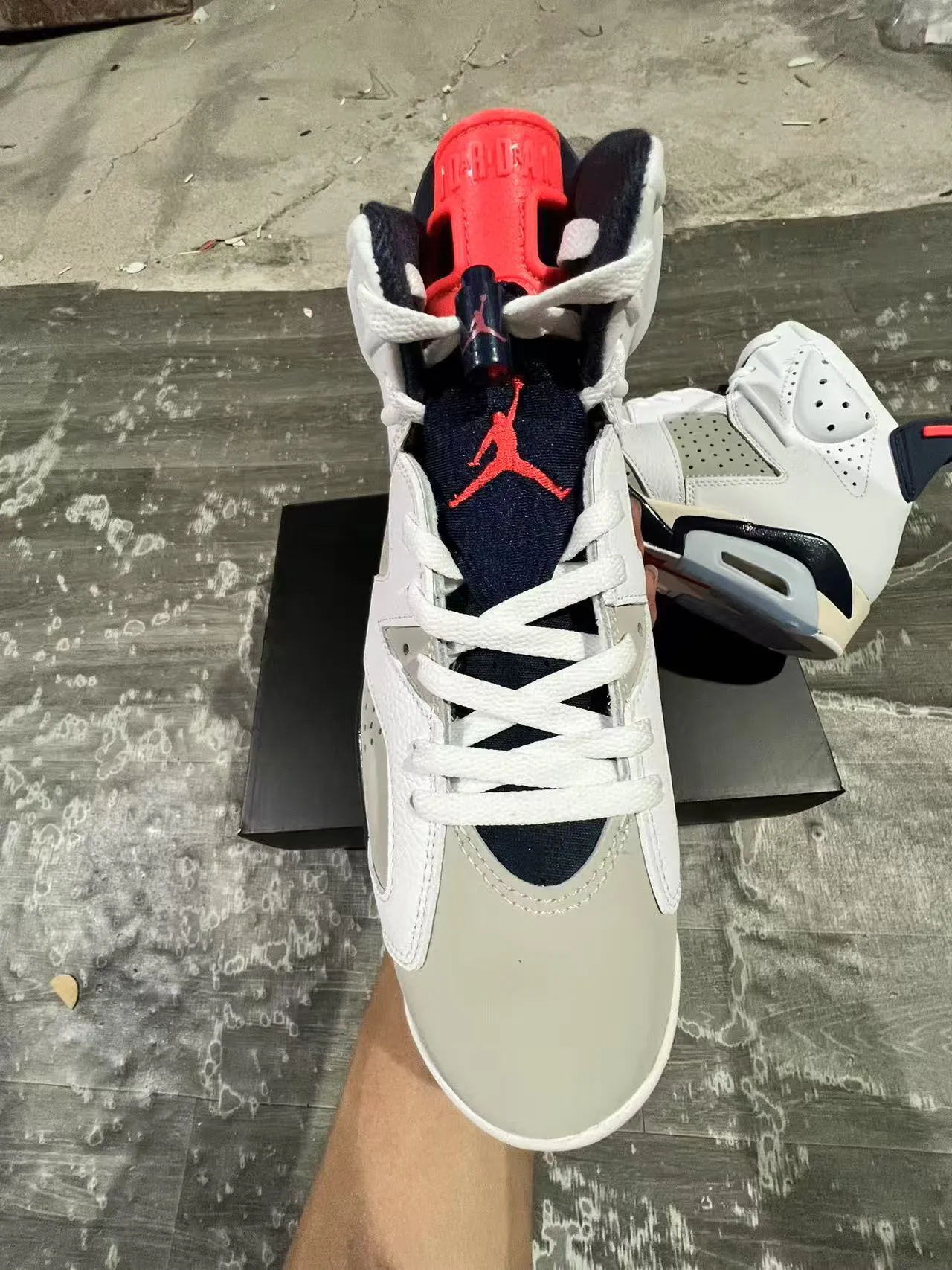 Tênis de basquete Air Jordan 6 branco cinza-claro azul-marinho vermelho 3