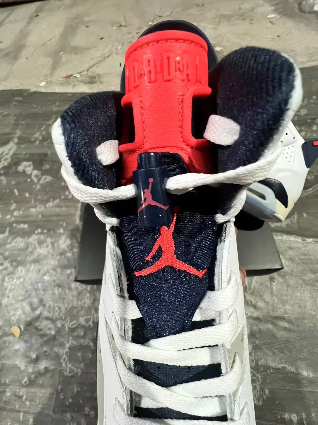 Tênis de basquete Air Jordan 6 branco cinza-claro azul-marinho vermelho 4