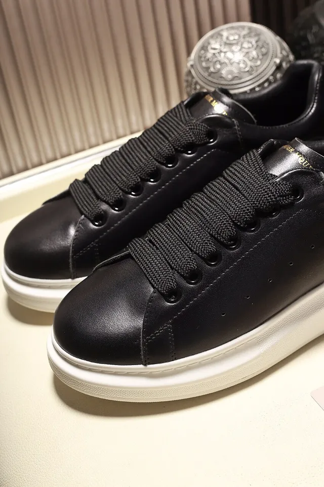 Alexander McQueen Sneaker oversized cuir noir Lifestyle Sneakers 4