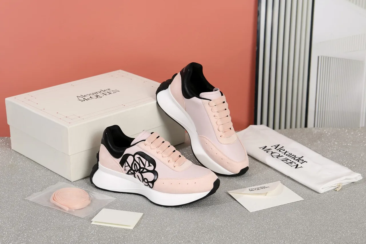 Alexander McQueen Oversized Sneaker Pink Suede Lifestyle Sneakers 8