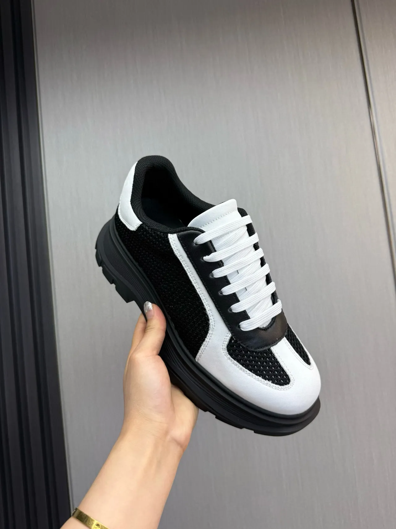 Alexander McQueen Oversized Sneaker White Black Chunky Sneakers 7