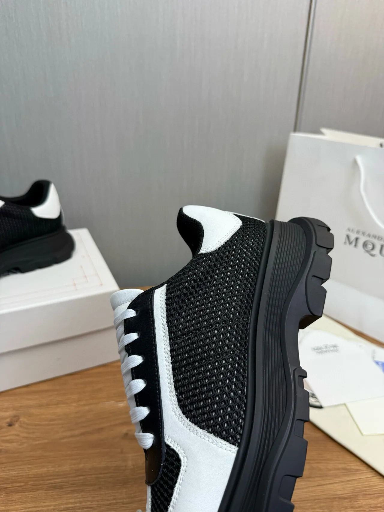 Alexander McQueen Oversized Sneaker White Black Chunky Sneakers 8