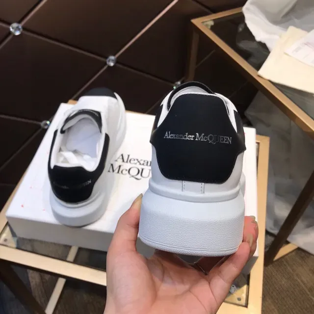 Alexander McQueen Sneaker Oversized Blanc et Noir Lifestyle Sneakers 6