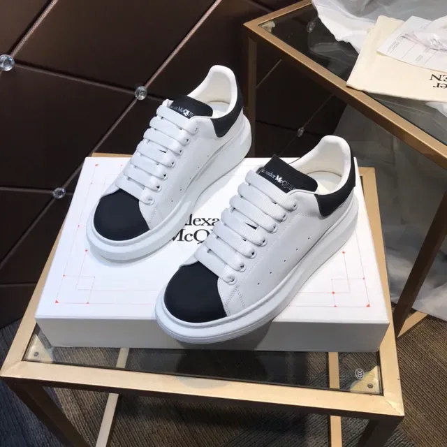 Alexander McQueen Sneaker Oversized Blanc et Noir Lifestyle Sneakers 9