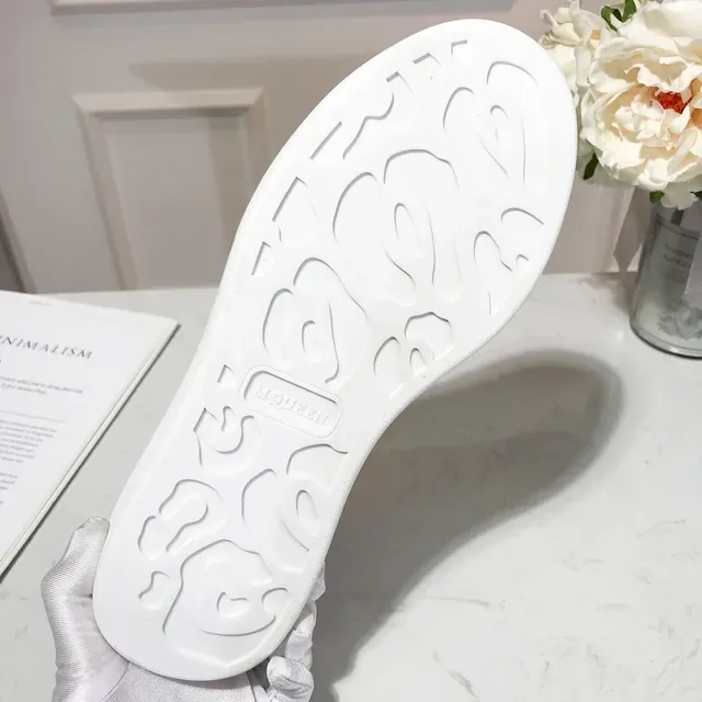 Alexander McQueen Oversized Sneaker White Black Platform Sole Leather Upper Lifestyle Sneakers 4